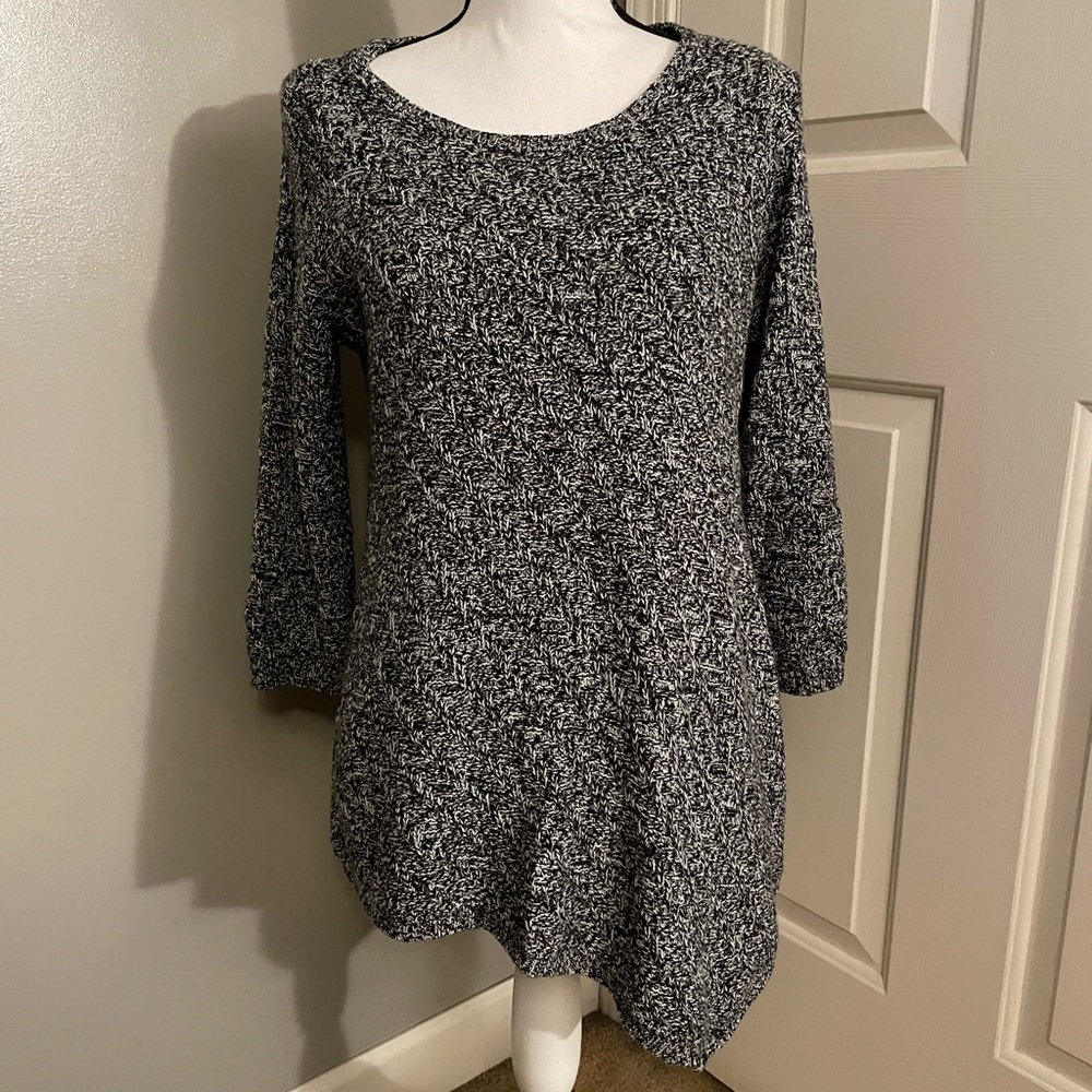 New York & Co asymmetrical black and white sweater 3/4 length sleeves size L